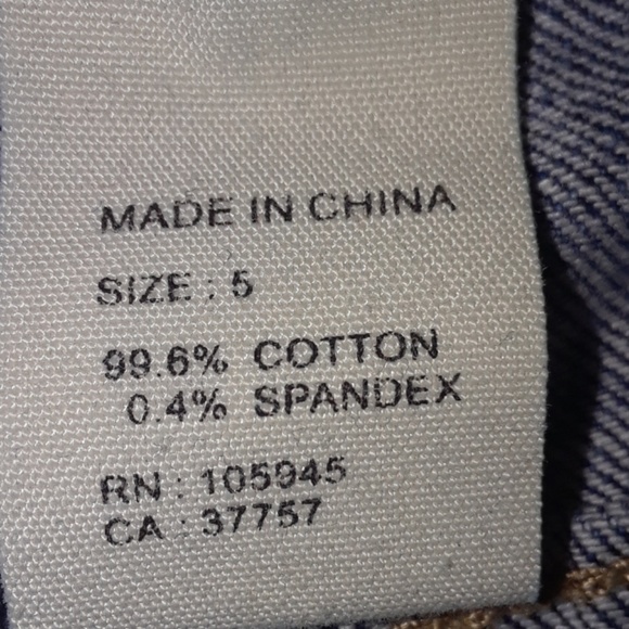 Cuffed denim shorts - Picture 4 of 4